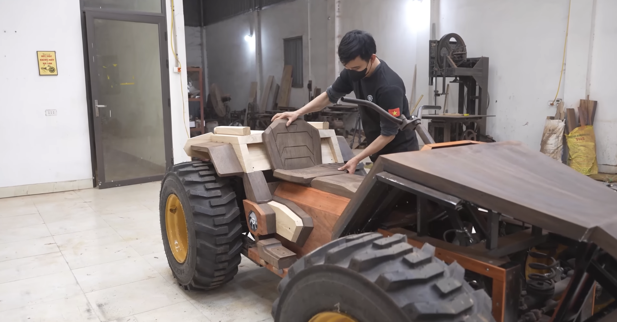 Vỏ ngoài xe địa hình