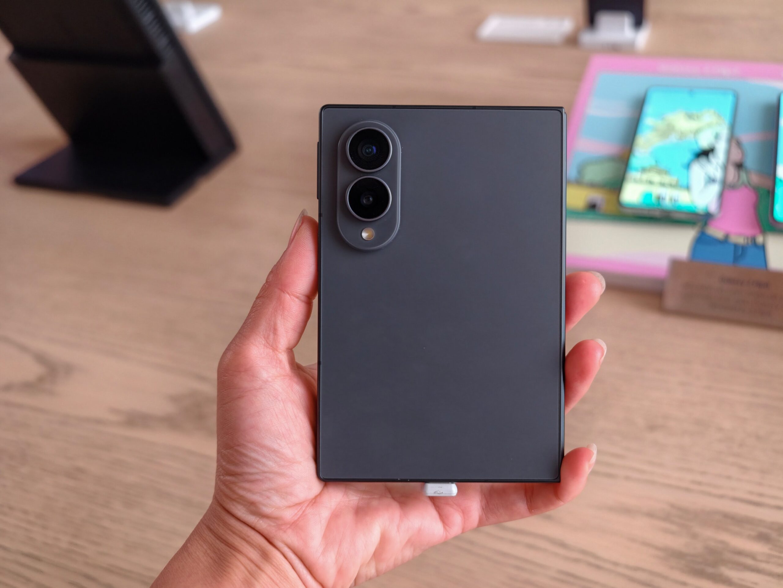 Khám Phá Galaxy Z Fold8: Thiết Kế Đột Phá và Sức Mạnh Vượt Trội
