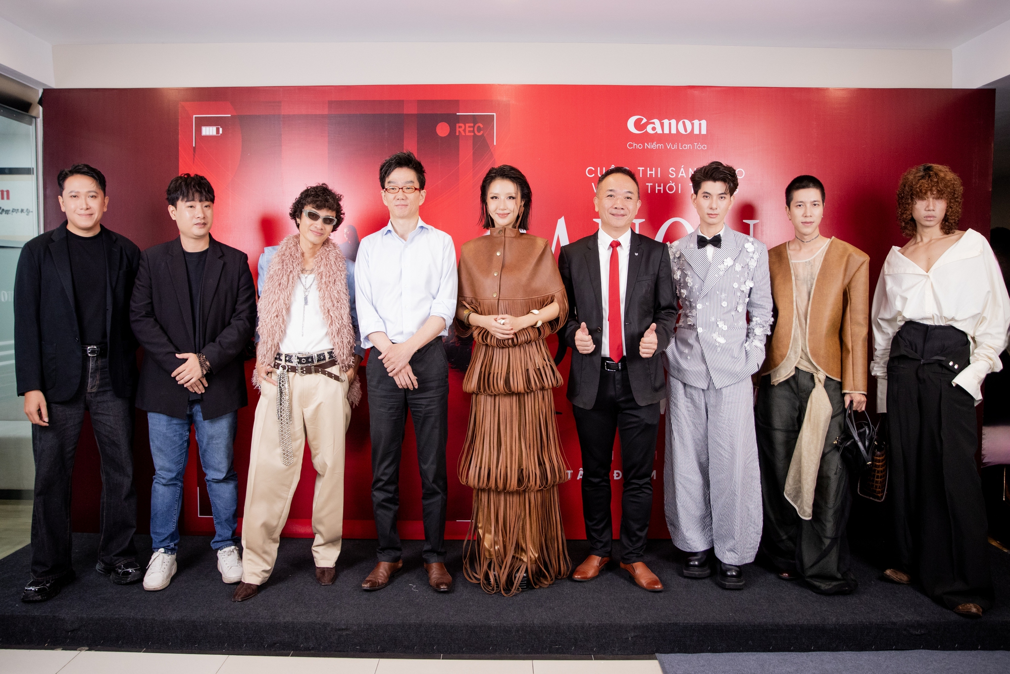 Không phải PhotoMarathon, Canon "đổi mới sáng tạo" mở cuộc thi Fashion Runway cho content creator- Ảnh 1.