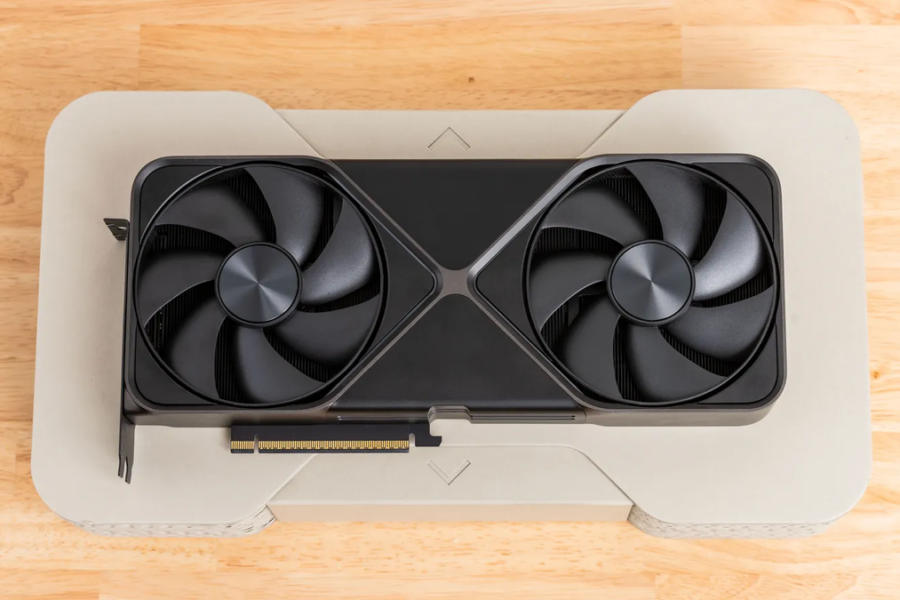 Khách Hàng Gặp Vấn Đề Khi Mua Card Đồ Họa RTX 5090 Vì Giá Tăng Đột Ngột Từ Asus