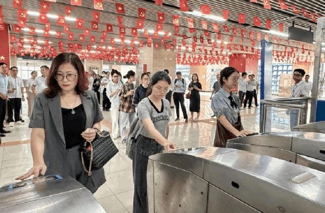 Hà Nội Tăng Cường Chất Lượng Giao Thông Nhờ Giải Pháp Mới