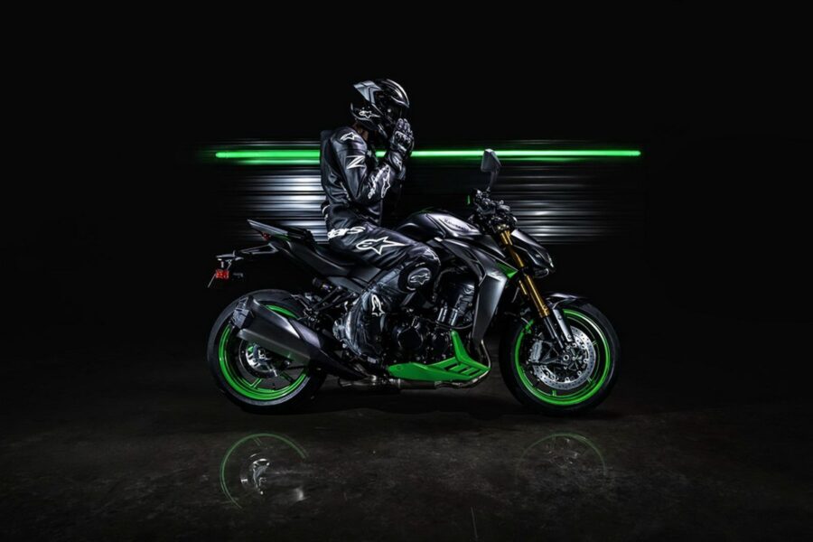 Sự Ra Mắt Ấn Tượng Của Kawasaki Z1100 2027 Trước Sự Cạnh Tranh Khốc Liệt