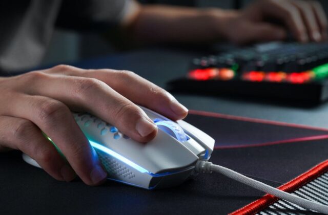 Nguyên Nhân Khiến Windows 11 Khởi Động Lại Do Thiết Bị RGB Trên PC