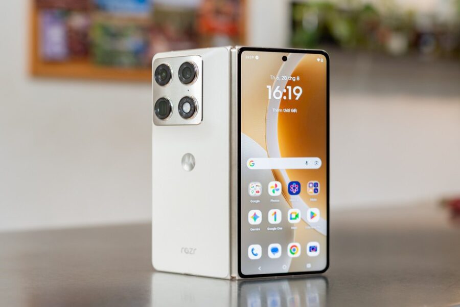 Motorola Razr Fold: Cuộc Chiến Đầy Thách Thức Trong Thế Giới Smartphone Gập