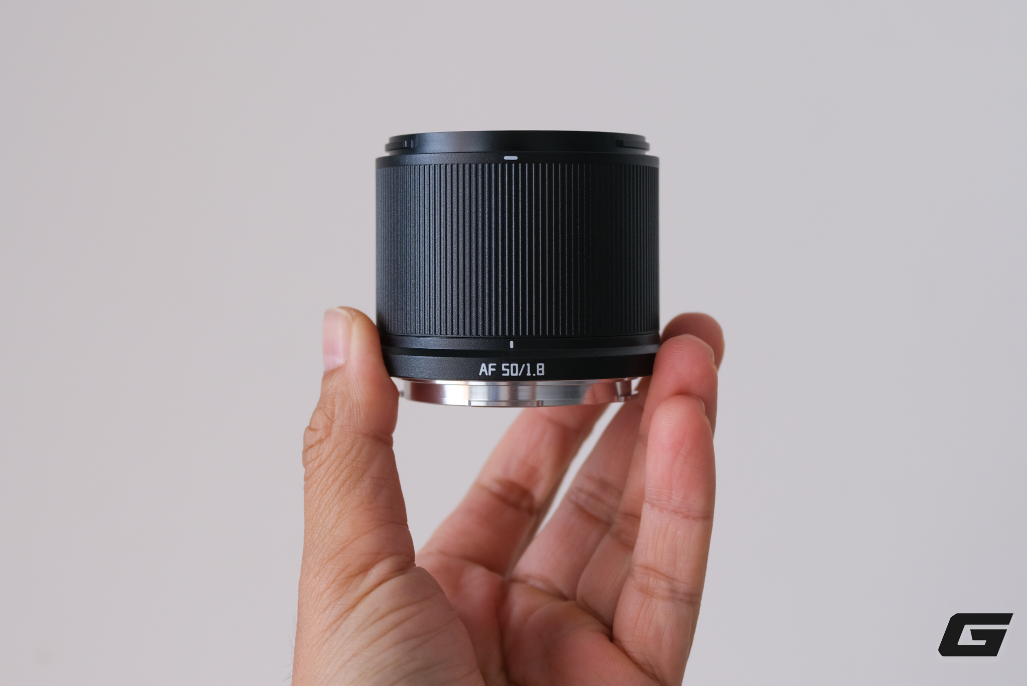 Trên tay và trải nghiệm nhanh TTArtisan AF 50mm F1.8 Neo: Ống kính AF Full Frame giá chỉ hơn 2 triệu, không biết phải đòi hỏi gì hơn- Ảnh 2.