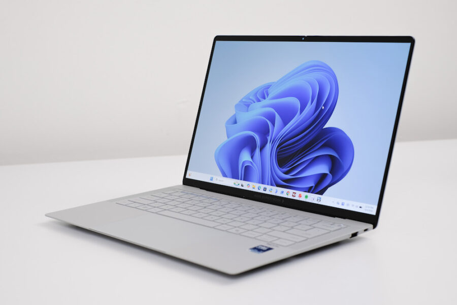Khám Phá ASUS ExpertBook Ultra: Laptop Doanh Nhân Đáng Mơ Ước Tại Việt Nam
