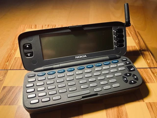 had-this-nokia-9000-communicator-laying-on-my-shelf-for-a-v0-1kwsi1nyquwa1-1-1787051750718-1787051751137342131380 Hành Trình Của Nokia 9000 Communicator: Biểu Tượng Công Nghệ Cách Đây 30 Năm - Ảnh 1.