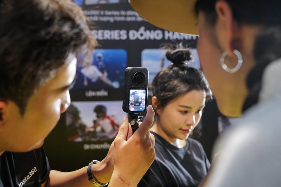 Insta360 X6: Camera 360 quay 8K50 với cảm biến lớn và pin Xtreme