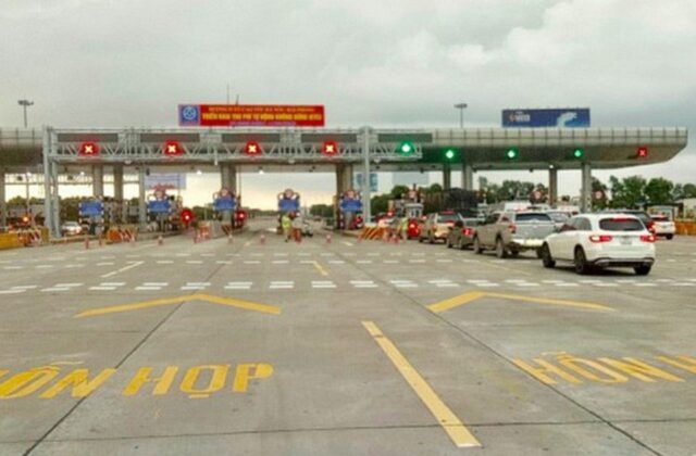 Lùi xe trên cao tốc: Khi nào tài xế không bị xử phạt?
