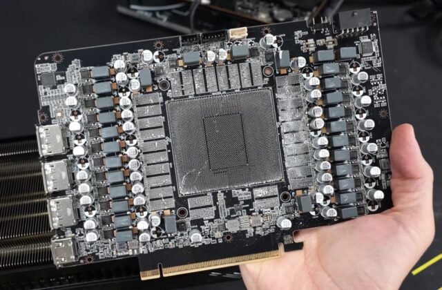 Mua RTX 5090 giá hời ở Đức và cái kết: chiếc card chỉ còn vỏ
