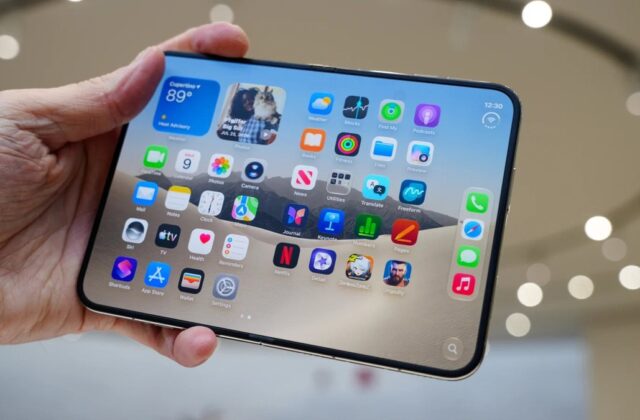 Dùng điện thoại màn hình gập 1 năm: Vì sao tôi không mê iPhone Duo