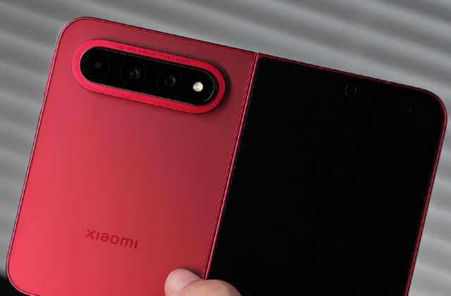 Xiaomi 18 Fold: smartphone “gập giữa” với chip Xuanjie O3 và hệ thống camera Leica 200MP