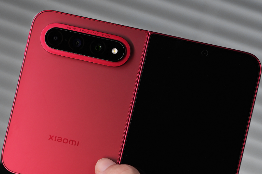 Xiaomi 18 Fold: smartphone “gập giữa” với chip Xuanjie O3 và hệ thống camera Leica 200MP
