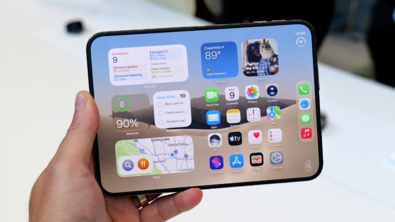 iPhone Duo: iPhone gập của Apple — Thiết kế, màn hình và trải nghiệm thực tế